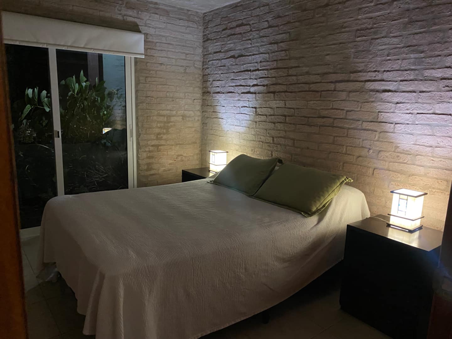 Dormitorio principal de noche